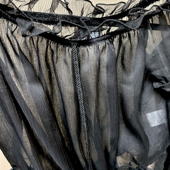 LIONESS Chiffon Cropped Blouse (Large) - Picture 3 of 4